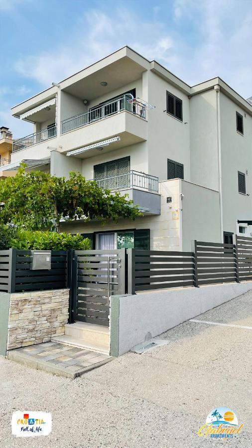 Gabrijel Apartments Makarska 1 ภายนอก รูปภาพ