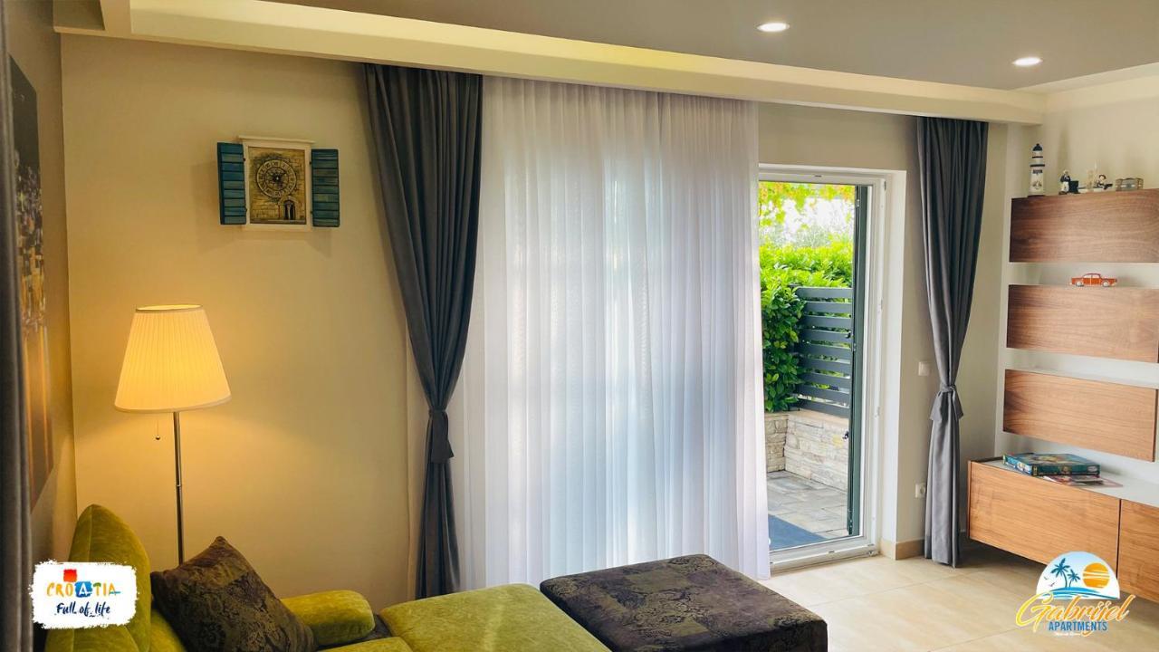 Gabrijel Apartments Makarska 1 ภายนอก รูปภาพ