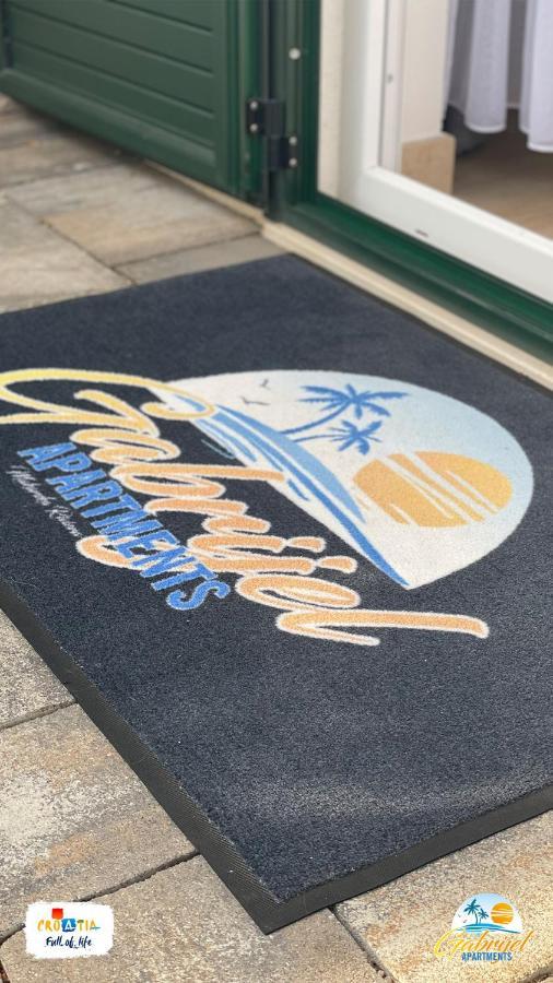 Gabrijel Apartments Makarska 1 ภายนอก รูปภาพ