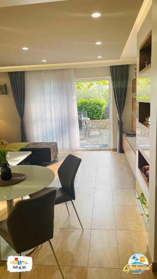 Gabrijel Apartments Makarska 1 ภายนอก รูปภาพ