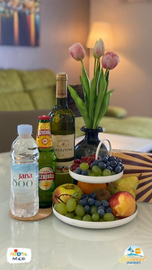 Gabrijel Apartments Makarska 1 ภายนอก รูปภาพ