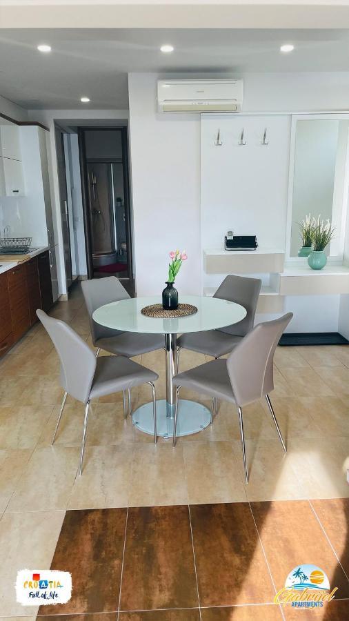 Gabrijel Apartments Makarska 1 ภายนอก รูปภาพ