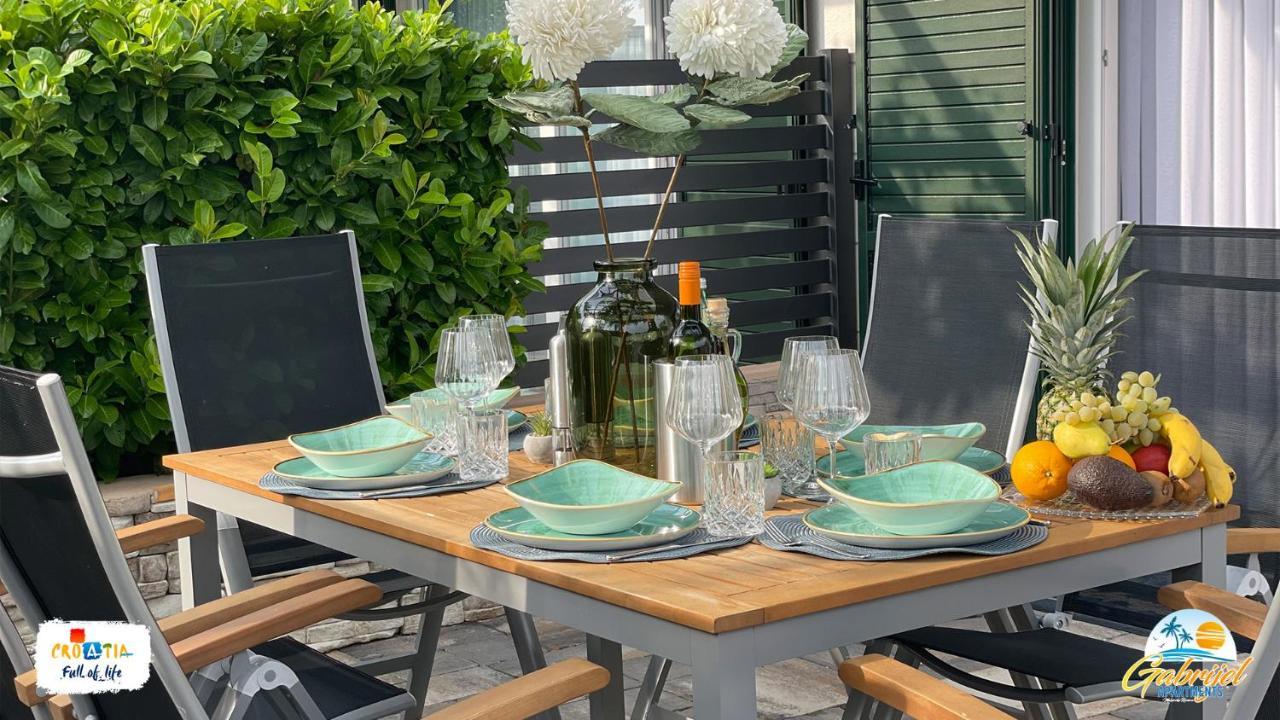 Gabrijel Apartments Makarska 1 ภายนอก รูปภาพ